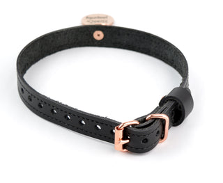 Black Leather Amare Day Collar with Custom Engraved Rose Gold Round Pendant – 'SIR's property'