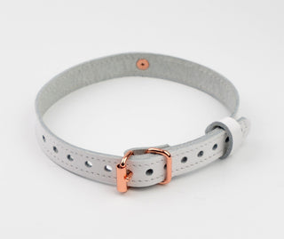 White Leather Amare Day Collar with Small Rose Gold Ring Pendant