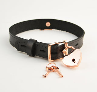 Black Leather Aurum Collar with Custom Engraved Rose Gold Kitten Pendant – 'Kitten'